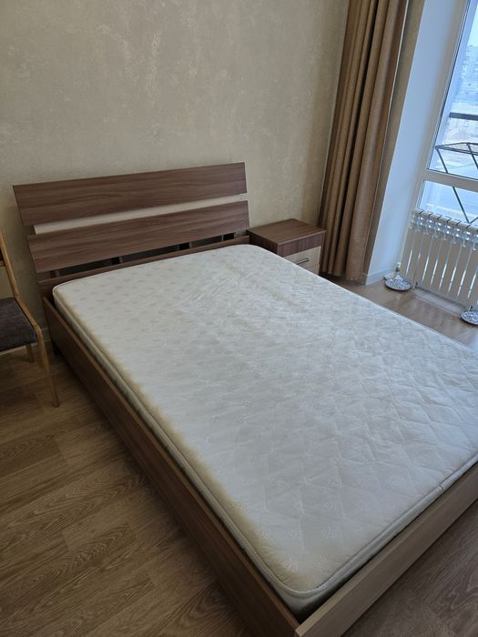 Кровпть 140×200 вместе с матрацом. Самовывоз