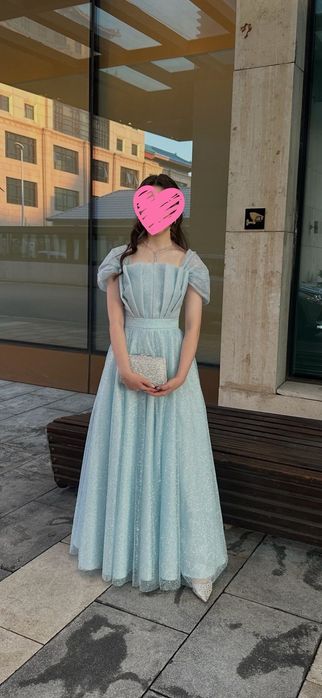 Продам  эксклюзивное платье.