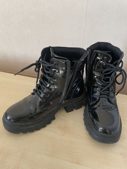 Продам ботнки для девочки