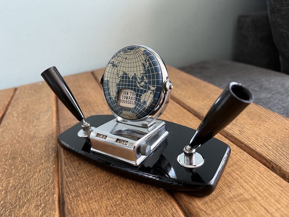 Винтидж  вечен преобръщащ се календар от 60-те