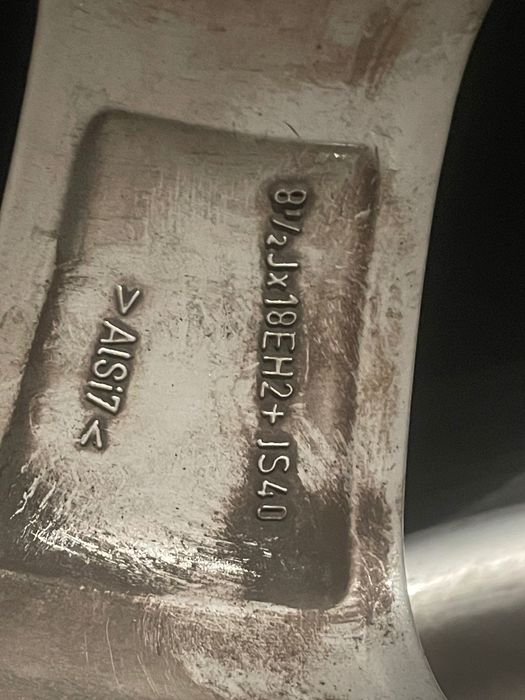 Джанти за BMW F30/F31 с нови летни гуми спорт пакет 18"