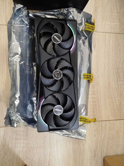 Видеокарта AORUS GeForce RTX 5080 Master 16GB