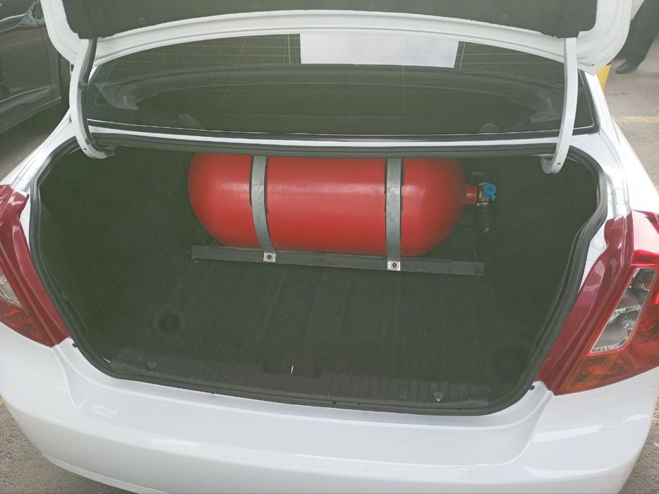 Jentra 2020-yil avtomat full gaz bor