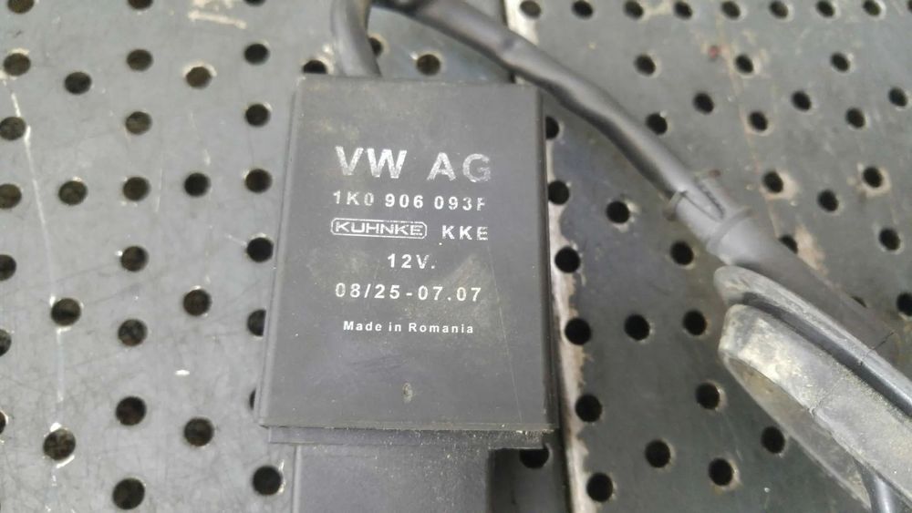 Releu pompa combustibil vw passat cc 1k0906093f
