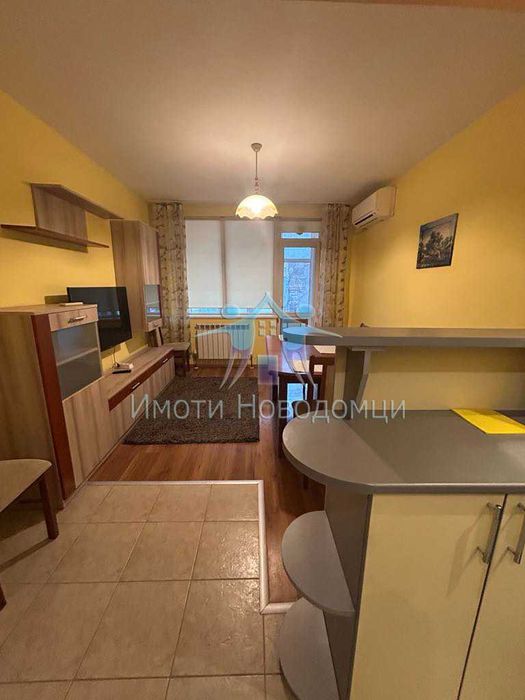 Продава се Четиристаен апартамент в Шумен, Пазара - 100 кв.м за 1530 €/кв.м - Снимка #2