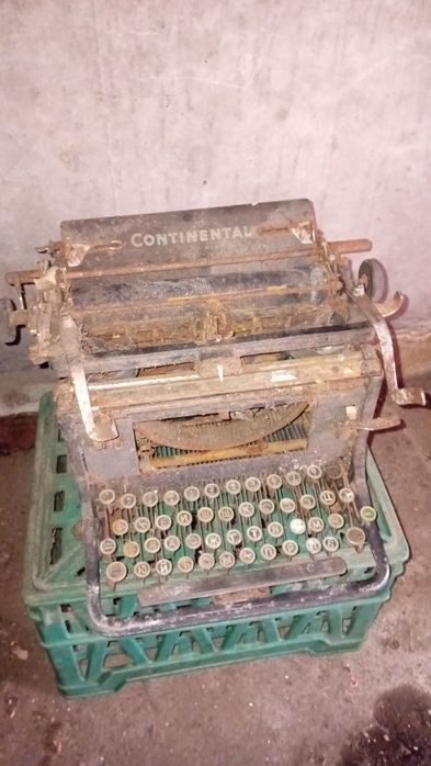 Стари пишещи машини