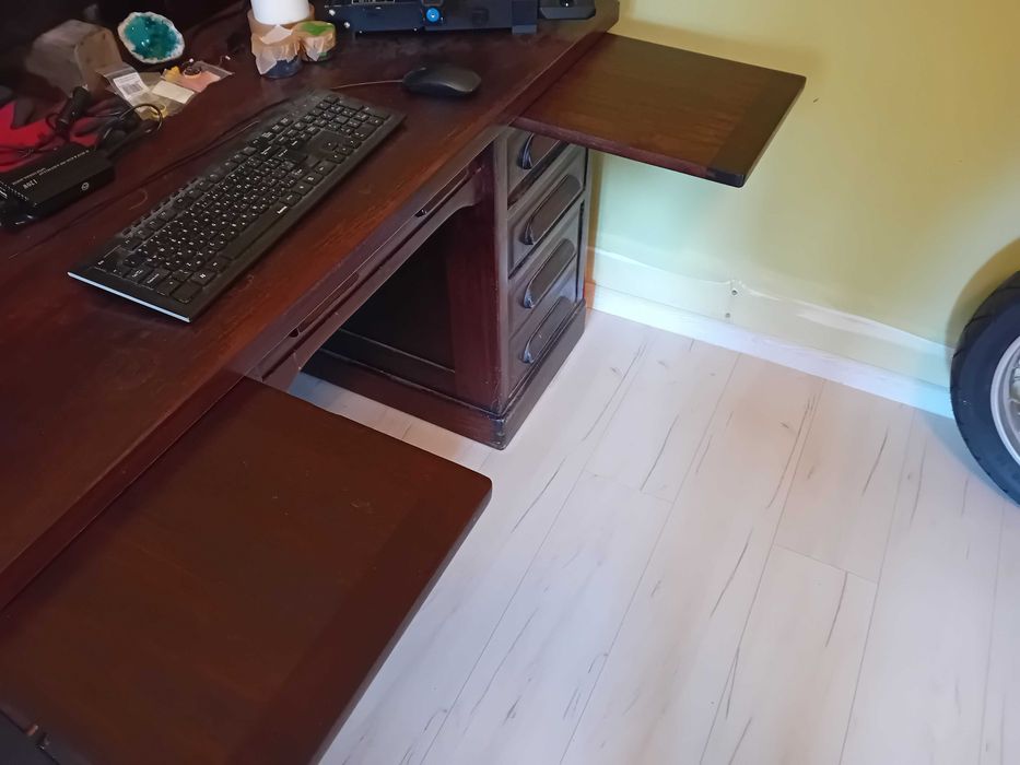 Викторианско масивно бюро от дъб