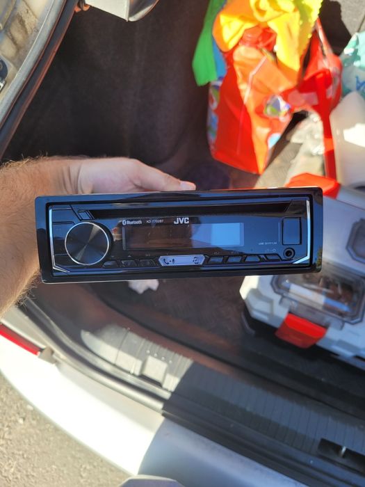 Vând casetofon auto JVC