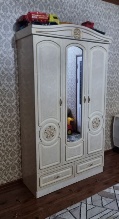 Detskiy shkaf sotiladi Srochna