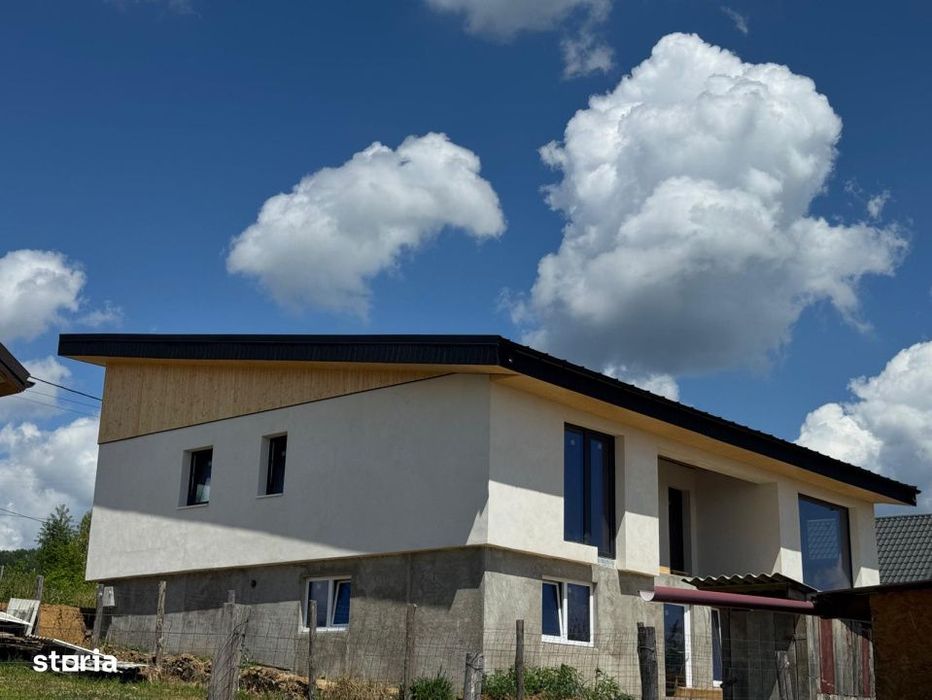 Casa cu priveliste deosebita – 232 mp + terasa 50 mp | Teren 5 ari |