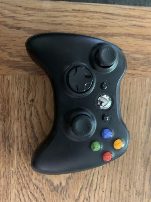 Pachet Xbox 360 Slim 250GB + Kinect + 4 Jocuri
