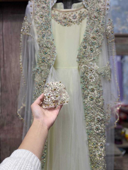 Sarpo Kelinsalomga kiyim ansambl narxi kelishiladi