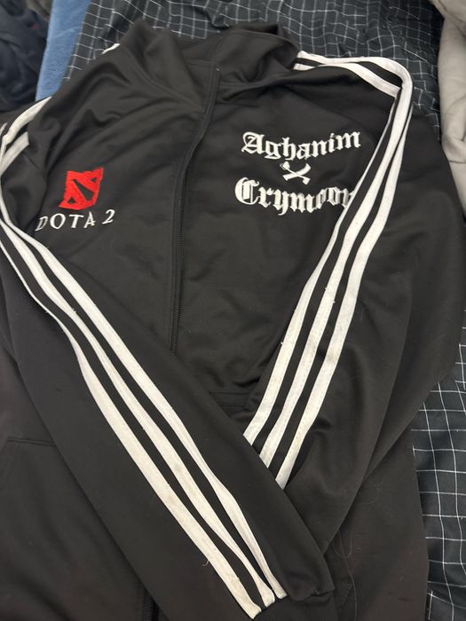 Продам зипку дота2