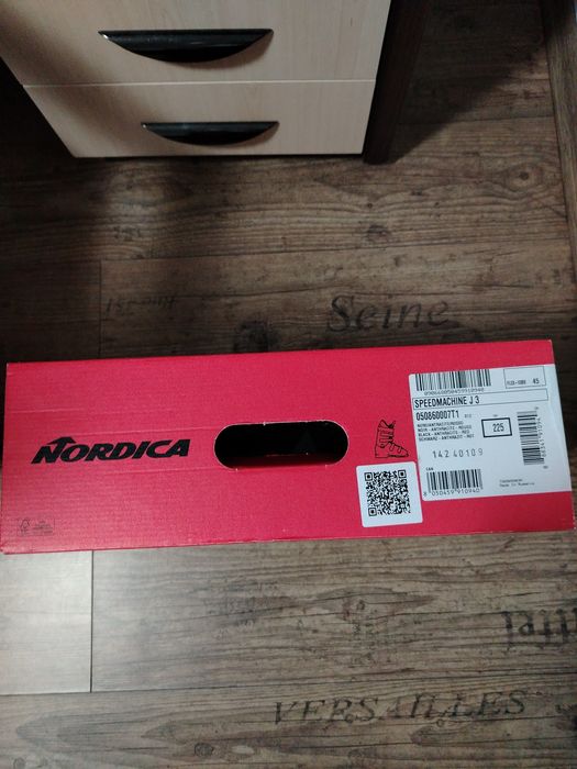 Vând clăpari copii Nordica, folosiți un sezon, mărimea 22,5(35,5-36)