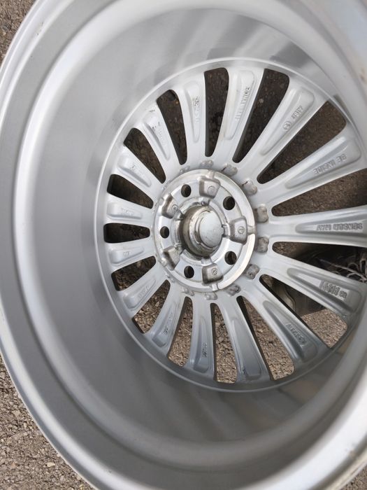 16" и 17" 1+1брой оригинални алуминиеви джанти за Ford.