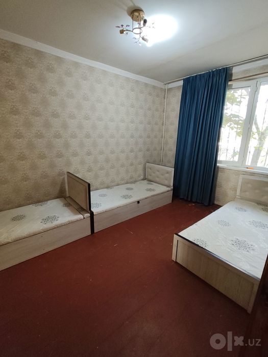 Продам три кровати и шифонер