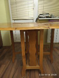 Продаем стол книжку, дерево