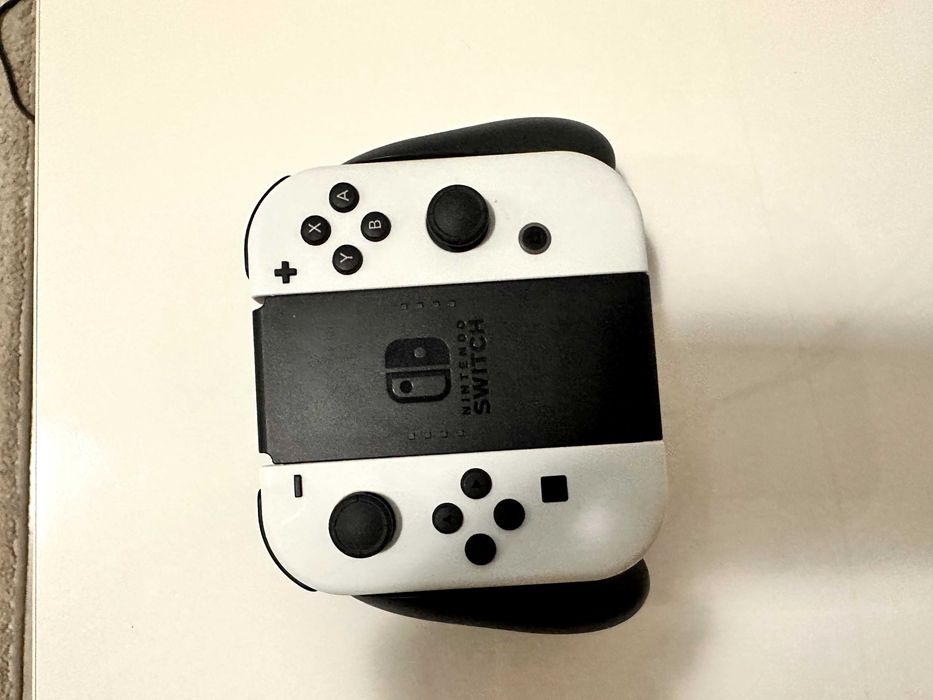 Consola Nintendo Switch OLED + Joc Super Mario Bros Wonder