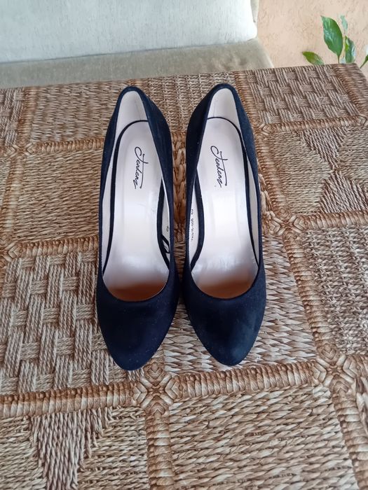 Обувки с висок ток