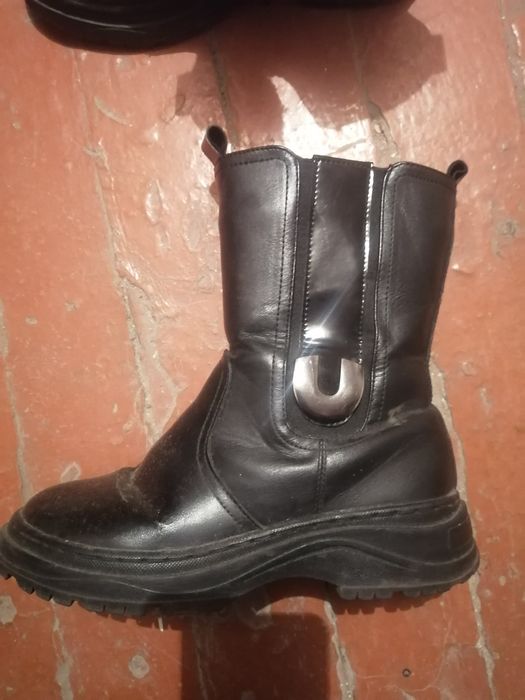 Продам зимние сапоги подростковый.