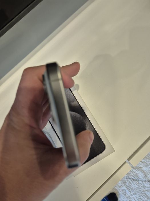 Apple Iphone 15 pro 512gb white titanium Отлично състояниеГаранция