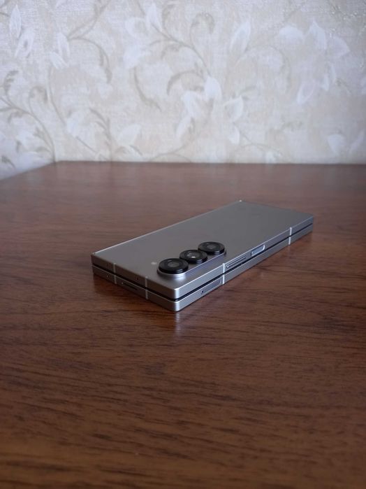 Samsung Z Fold 6