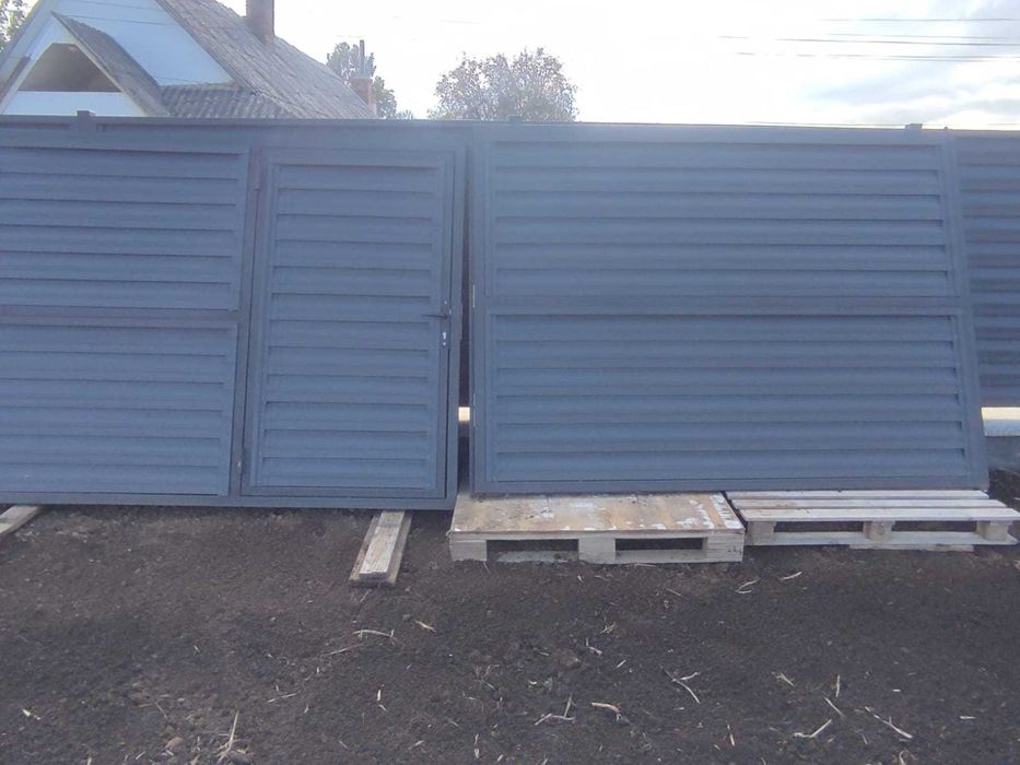 Vând Porţi Metalice