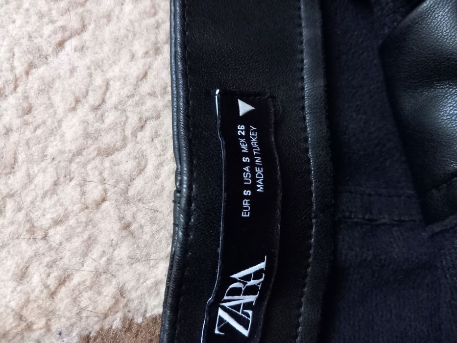 Дамска риза боди размер Xl и кожена пола Zara размер S