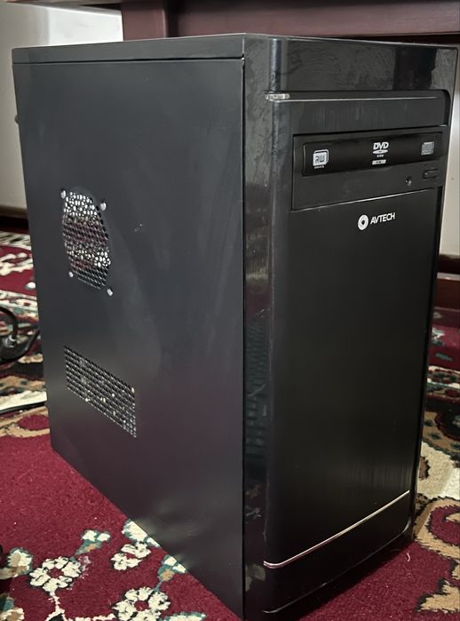 Компьютер с монитором Wisenet SMT-2233