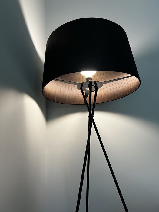 Дизайнерска стояща лампа Wolfram