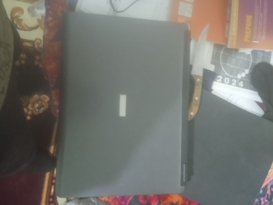 Nootbok tashiba sotiladi