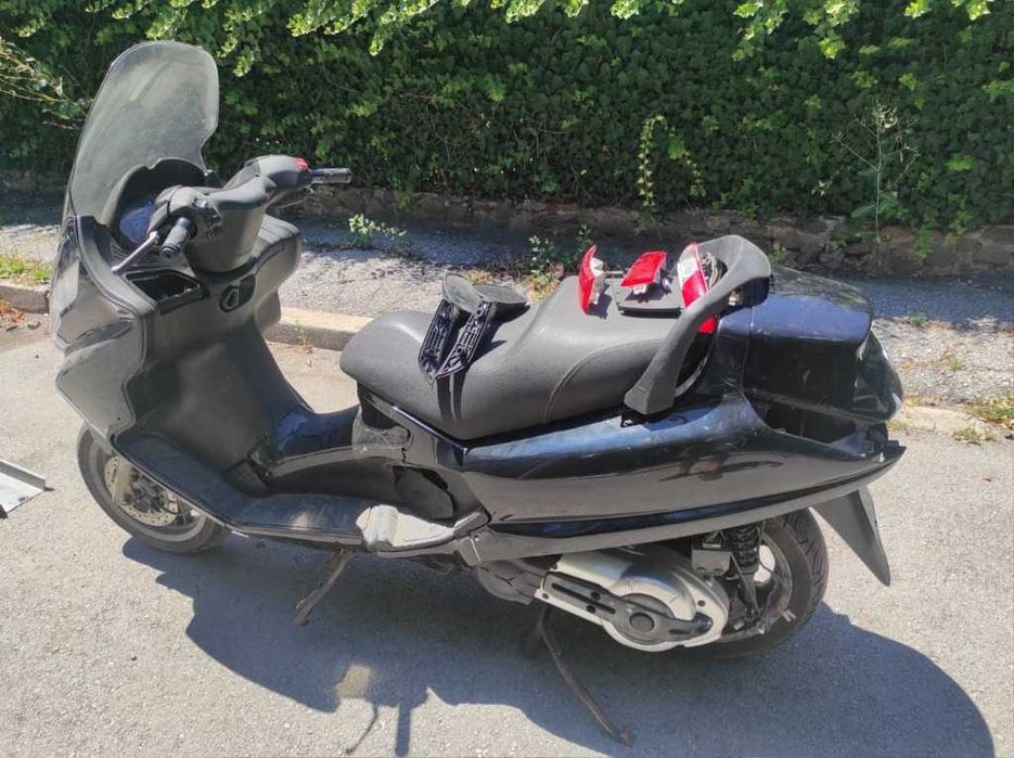 Piaggio X8 400 на части