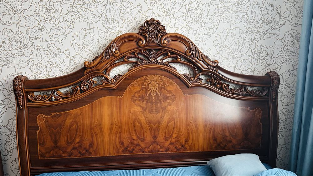 Срочно продам красвый спальный гарнитур