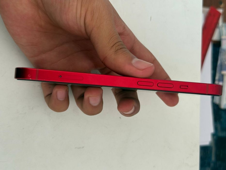 qizil iPhone 13