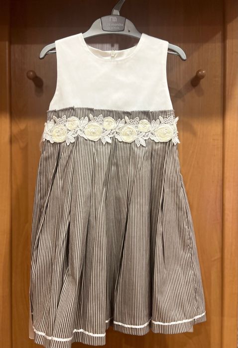 Платья детские продам