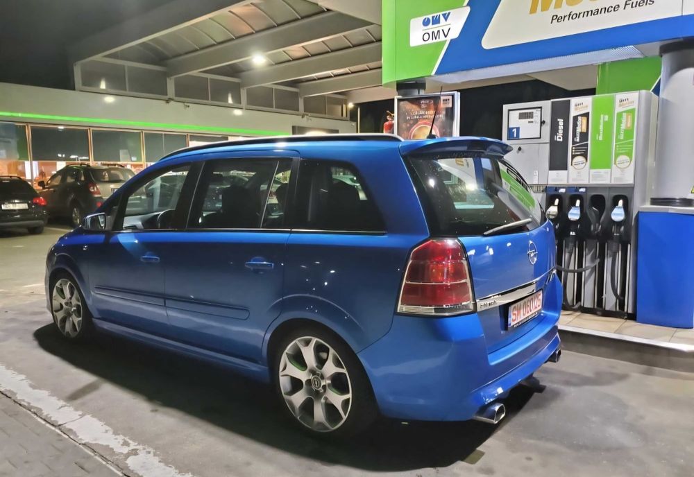 Opel Zafira Opc 2.0 turbo benzina avariat (necesită haion nou)