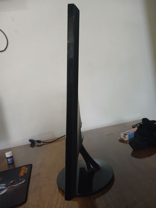 SAMSUNG 22 talik monitor 500 000 sum