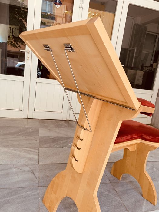 Ергономичен дървен стол / kneeling chair с регулируема поставка