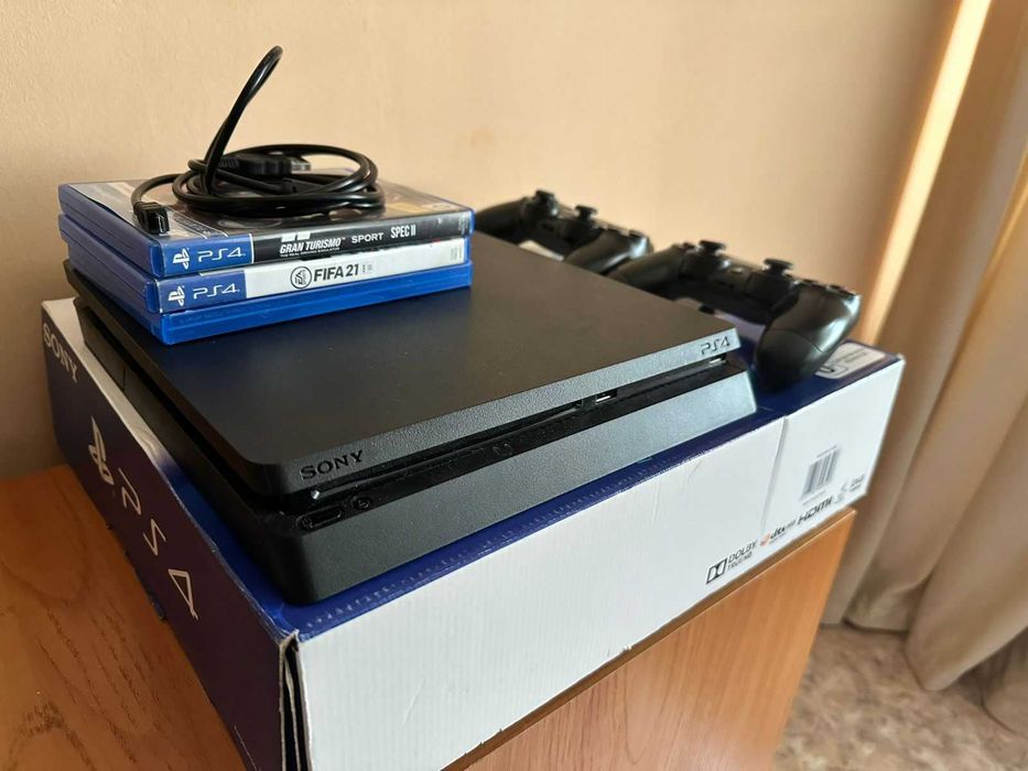 Playstation 4 slim