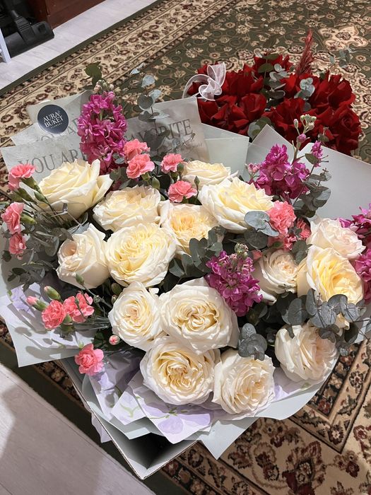 Цветы свежые,пришли вчера ночю