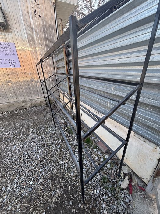 Железный полка, стелаж