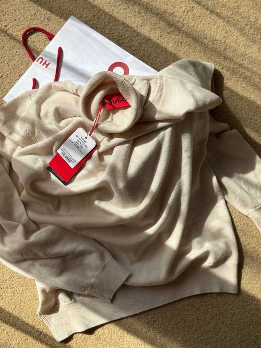 Продавам HUGO блуза от плетиво размер L, нова