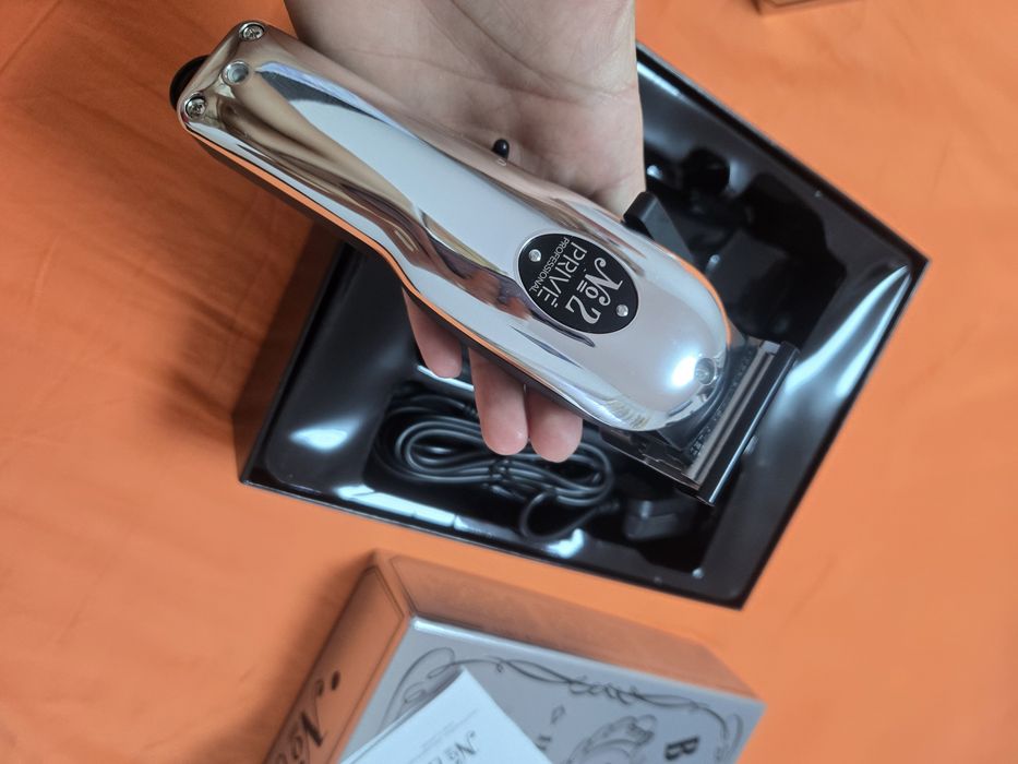 Clipper (M2) și  Trimmer (M3) noi in cutie ambele 550 lei  !!