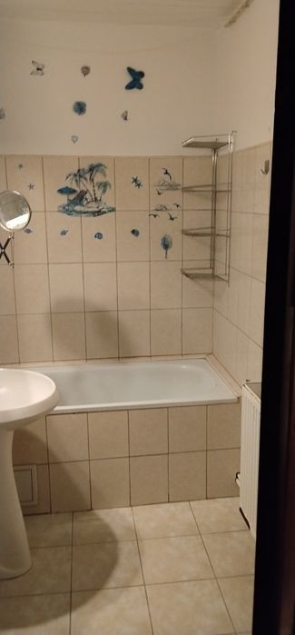 Închiriez apartament  2 camere