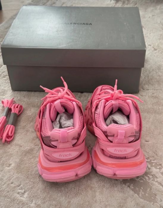 Balenciaga track