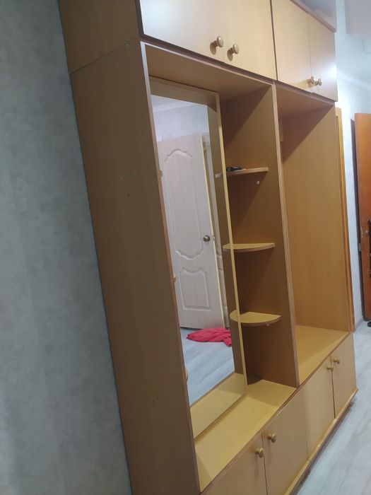Продам прихожую б/у