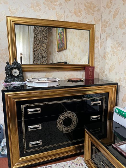 Продам спальный гарнитур