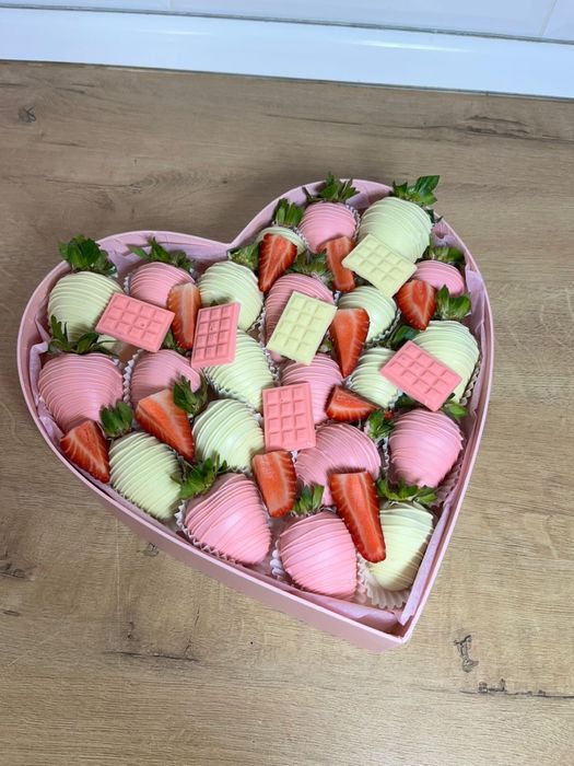 Клубника в шоколаде. 24/7. Астана!