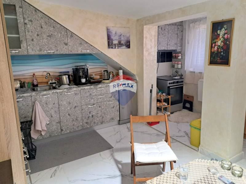 Дава се под наем Двустаен апартамент в Варна, Погреби - 43 кв.м за 357 € - Снимка #2