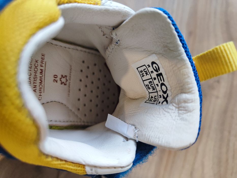 Бебешки обувки Geox - като нови